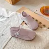 Sandalias Transpirables de Malla Casual Estilo Coreano para Niñas 2026 Verano Nuevas Zapatos de Agua Antideslizantes para Niños Zapatos Versátiles de Playa