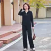 Conjunto de sudadera de otoño para madre de más de 50 años 2026 primavera y otoño nuevo elegante casual deportivo para mujeres pantalones de pierna ancha