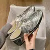 Zapatos planos de cuero suave retro 2026 primavera y otoño nuevos, moda casual versátil para ir al trabajo y salidas diarias, simples y elegantes para mujer