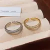 Anillo de Diamantes de Fila de Circonita Brillante de Lujo Ligero y de Gama Alta para Mujer Anillo Único Exquisito de Nicho para el Dedo Índice Anillo Versátil de Gama Alta