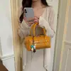 Bolsa Pequena de Mão em Couro Encerado com Textura Trançada Feminina 2026 Nova Moda Sensação de Luxo Bolsa Almofada Outono Versátil Bolsa Transversal