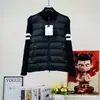 Jaqueta de Penas Tricô Patchwork Moncler Design de Manga Listrada Bolso Curto com Zíper Outono Inverno Roupa para o Dia a Dia