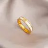 Anillo de Acero de Titanio con Tres Piedras de Concha Blanca, Lujo Ligero y Sensación de Alta Gama, para Mujer, Moda Versátil Exquisito Elegante Banda Lisa Anillo Índice de Nicho