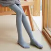 Pantalón de capa base para niñas, fino, de algodón polar, para primavera y otoño, para niños grandes, con finas rayas verticales, elevación de glúteos, antideslizante, anti-pilling, pantimedias funcionales