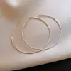 Pendientes Circulares Geométricos de Metal Transfronterizos Europeos y Americanos, Modernos y Únicos, Pendientes con Estilo y Elegancia con un Toque de Nicho de Alta Gama para Mujer