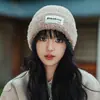 Otoño e Invierno Nuevo Terciopelo de Oso Lana Cálida Sombrero de Punto para Hombres y Mujeres Todo Fósforo Prueba de Frío Moda Etiqueta de Costura Gorro de Punto para el Frío Sombrero de Felpa