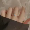 Anillo de Piedra Lunar Transfronterizo para Mujer Lujo Ligero Diseño de Nicho Anillo para Dedo Alta Gama Moda Personalidad Anillo Abierto