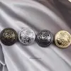 Botão de metal vintage estilo britânico Leão Duplo botão de punho de terno casaco casaco roupas moda fivela versátil atacado