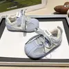 Zapatillas Deportivas de Entrenamiento Alemanas de Malla Individual Retro para Niños Bebés Letras Niños y Niñas Zapatillas Casuales para Patinar Zapatos Deportivos para Niños Pequeños y Medianos Primavera/Verano 2025