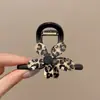 Pinza de tiburón de tamaño mediano para mujeres con cabello fino, para crear un recogido de media altura elegante, pinza de garra sofisticada y delicada para la parte posterior de la cabeza
