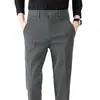 Pantalones Casuales Fluidos para Hombre 2026 Nuevo Primavera/Verano Ajuste Delgado Cónicos Estilo Hong Kong Moda Juvenil Pantalones de Vestir Cortos