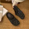 Sandálias Birkenstock de Pelúcia com Bolinhas e Solado Grosso Femininas Outono/Inverno Novas Chinelos de Pelo Mules Slip-on para Exterior Chinelos de Algodão