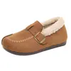 Zapatos de algodón engrosados para otoño e invierno 2026, zapatos tipo gorro, zapatos de mamá, forrados de lana de cordero, versátiles, de suela suave, antideslizantes, cálidos y retro