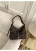 Bolso de hombro tipo tote retro de gran capacidad con acabado esmerilado, de moda transfronterizo, versátil para mujer para salir, ir al trabajo, bolso de hombro cruzado