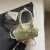 2026 Bolso de Bolos Blanco Estilo Coreano Nuevo para Mujer, Bolso Cruzado de Hombro con Hebilla Retro, Bolso Pequeño Versátil de Moda para el Día a Día