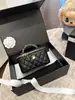 Bolsa de Maquillaje Estilo Chanel para Principios de Primavera con Patrón Acolchado, Correa de Hombro con Cadena, Bolso Caja Cruzado para Mujer, Mini Bolsa de Maquillaje