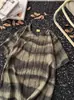 Camiseta de Rayas Desgastadas Estilo Mendigo con Cuello en V y Manga Corta para Hombre, Fresca de Verano Estilo Callejero Americano Moderna Holgada de Media Manga