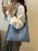 Bolso tote de mezclilla de estilo retro, moderno y de gran capacidad para mujer, adecuado para uso casual, para ir al trabajo y como bolso de hombro.