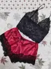 Comercio exterior europeo y americano lencería sexy de encaje conjunto de dos piezas tres puntos sexy con tirantes conjunto de pijama transparente al por mayor para mujeres