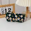 Bolsa de cosméticos lavable bordada con flor de margarita refrescante transfronteriza para mujer, estuche para lápices simple portátil, gran capacidad, estilo japonés, literario y artístico