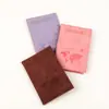 Portapasaporte de imitación de cuero multi-color personalizado portapasaportes de cuero grueso con mapa en relieve cubierta de protección de identificación