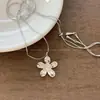 Collar Colgante de Flor Plegada Estilo Coreano Ins, Cadena para Clavícula de Moda de Lujo Ligero de Gama Alta, Collar de Diseño de Nicho para Mujeres