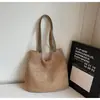 2025 Nueva Bolsa de Gran Capacidad Superficie Suave Bolso de Hombro Casual para Mujer Bolso de Mano de Paja Simple Casual Bolsas de Viaje