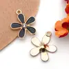 Mezcla 30 Gotas Rosa Negra Flor de Cerezo Margarita Colgante de Aleación Pulsera DIY Llavero Accesorios de Joyería Colgante