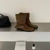 El mismo estilo de botas de Caballero, nuevas botas cortas de suela plana para otoño e invierno con hebilla de cinturón y aumento interno de altura, Botas Martin