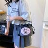Bolsa de paja nueva de primavera 2023 nueva bolsa infantil de moda para mujer, linda bolsa tejida cruzada redonda pequeña