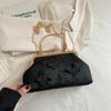 Nuevo Bolso de Hombro Casual Simple de Moda, Portátil, Cadena de Moda Nicho Primavera 2025, Bandolera Concha para Mujer