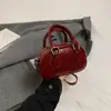 Bolsa Transversal Versátil Tendência Popular Nicho Nova Estilo 2026 Textura Fashionável Feminina Bolsa de Mão Estilo Bowling Bolsa Quadrada Pequena