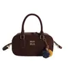 Bolsa Pequena Fosca Retrô Outono e Inverno para Mulheres 2025 Nova Popular Versátil Bolsa Transversal Super Popular Bolsa Satchel Bolsa Bowling