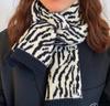Bufanda con estampado de leopardo para mujer, chal corto de punto a prueba de frío, de felpa con ciervo de Corea del Sur, a la moda de otoño e invierno.
