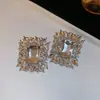 Traje de collar y pendientes de diamante ovalado europeo y americano exagerado luz de lujo alta gama cadena de clavícula nicho moda joyería al por mayor