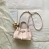 Bolso de Cesta Tejida de Alta Gama para Viajes Diarios Mujer Nueva Moda Primavera/Verano 2026 Bolso Versátil de Hombro Cruzado