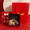 Amuleto de la Suerte del Año de la Oveja Llavero de Ovejita Bolso Dorado Cadena para Teléfono Colgante Souvenir Exquisito de Negocios Regalo