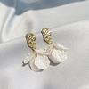 Aretes de Aguja de Plata S925 con Patrón Craquelado de Concha Coreano y Japonés, Aretes de Pétalos Estilo Festivo para Mujer, Aretes de Diseño Nuevo Exagerado y Único, Modernos