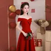 Vestido de Festa Vermelho de Ombro Único de Alta Qualidade Estilo Francês, Vestido Doce de Comprimento Médio Petite para Brinde de Casamento para Mulheres