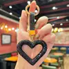 Llavero de Coche con Corazón Hueco de Diamantes Completos Estilo Europeo y Americano, Colgante Brillante de Corazón Tachonado de Diamantes para Control Remoto de Coche, Accesorio de Moda para Bolsos