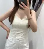 Camisola de renda francesa leve e luxuosa escovada cor sólida versátil sexy desejo puro fina e delicada alças ajustáveis regata 8008