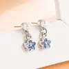 Brincos Pequenos de Flor Azul com Esmalte Gotejado Estilo 2022 para Mulheres, Design Fresco de Nicho, Brincos de Pérola de Alta Qualidade