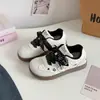 Zapatos Blancos Transpirables para Mujer Estilo Retro Británico con Cordones Zapatos Casuales Otoño 2026 Versátiles de Suela Plana Zapatos de Entrenamiento Alemanes B5102