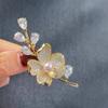 Broche Galho de Ameixeira Florido Totalmente Cravejado para Mulheres, Corsage Elegante e Estiloso com Pérolas, Alfinete de Design Único, Acessório para Terno com Diamantes