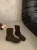 Novo estilo outono/inverno, design 2026, botas retrô para mulheres, botins com fivela, botas estilo Martin britânico