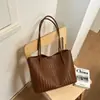 Bolsa de ombro feminina popular transfronteiriça 2026, bolsa de axila versátil da moda de verão, bolsa tote casual de grande capacidade