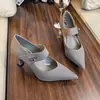 Nova Coleção de Outono 2026: Sapatos Femininos de Couro Macio com Salto Bloco, Scarpins Versáteis de Salto Alto Bico Fino, Sapatilhas Elegantes de Bico Fino