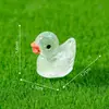 Figuritas de patitos amarillos, diminutas, adorables y brillantes - perfectas para decoraciones de bricolaje y como pequeños adornos de escritorio