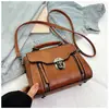 Bolsa Feminina de Ombro Único com Franja Dupla de Flechas de Alto Padrão 2026 Novo Estilo Elegante Pequena Quadrada Bolsa de Mão Versátil Bolsa de Celular Transversal