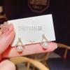 Brincos de Zircônia e Pérola com Senso de Design Dongdaemun Coreano Elegante Celebridade da Internet Simples Estilo de Hong Kong Brincos com Pino de Prata Brincos